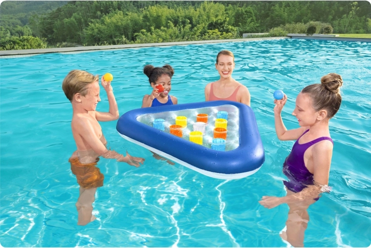 Spaß direkt im Pool