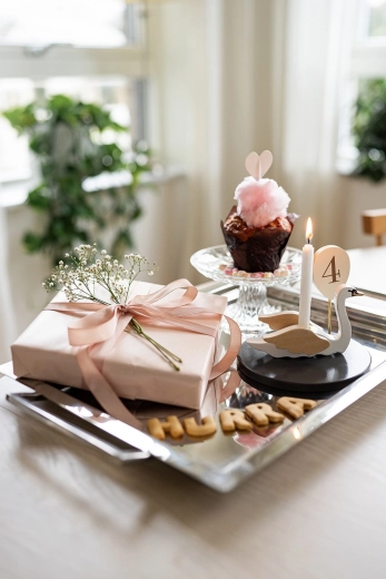 Geeignet für Tisch und Tablett zum Geburtstagsfrühstück