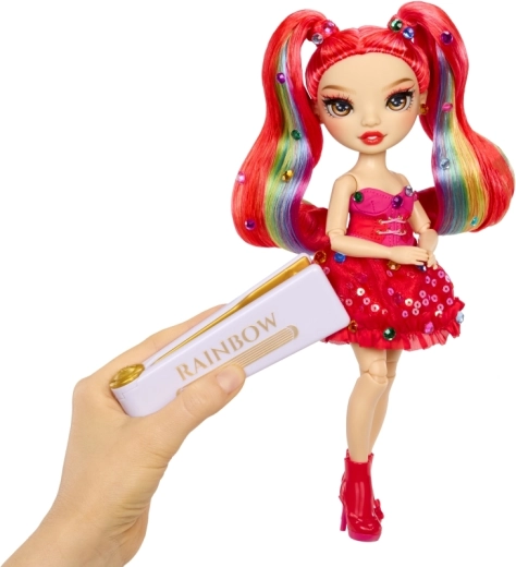 Leuchtend rotes Outfit mit Regenbogenakzenten
