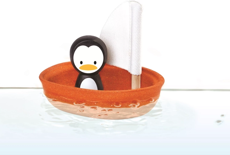PlanToys Segelboot mit Pinguin