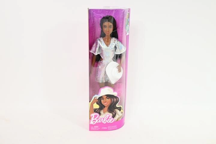 Barbie Fashionistas Puppe – Cowgirl im glitzernden Kleid