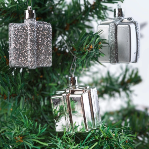 Set weihnachtlicher Christbaumschmuck in Geschenkform, silberfarben, 4,5 cm, 6 Stück