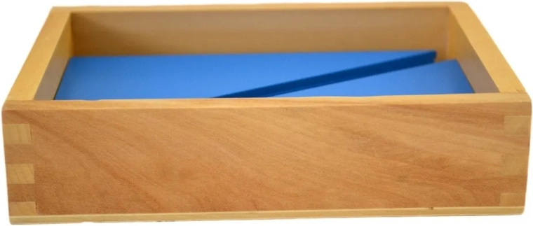 Holzkästchen mit offenem oberen Rand