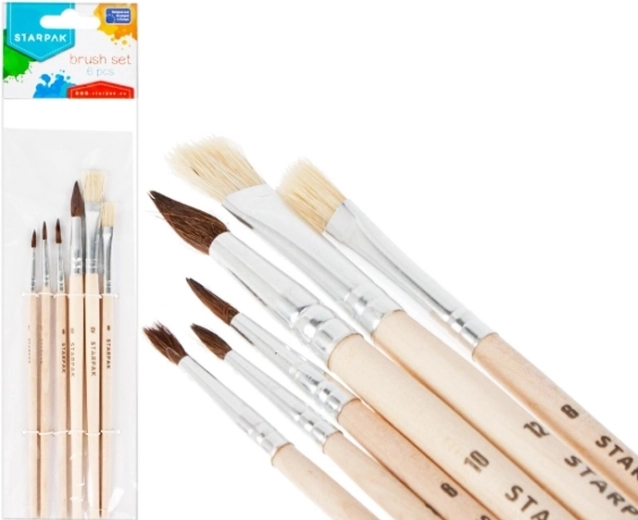 Set aus runden und flachen Pinseln
