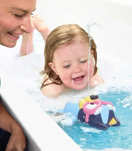 Schwimmendes Spielzeug mit Wasserfontäne
