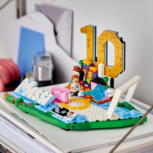 Minifigur von Lionel Messi und Sammlerplakette