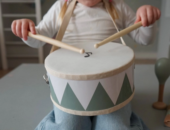 Einfaches Greifen und Spielen für Kinderhände