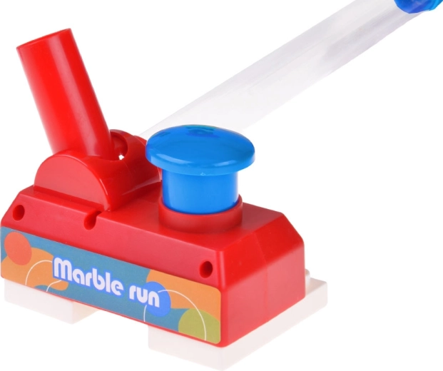 Actionreicher Start mit manueller Abschussvorrichtung