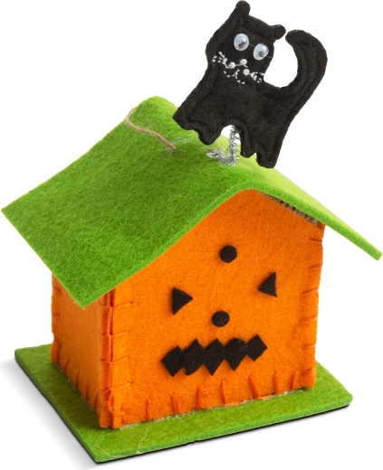 Geist oder schwarze Katze auf dem Dach