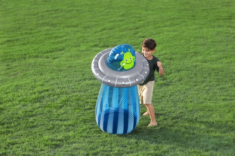 Rückfedernde Boxfigur