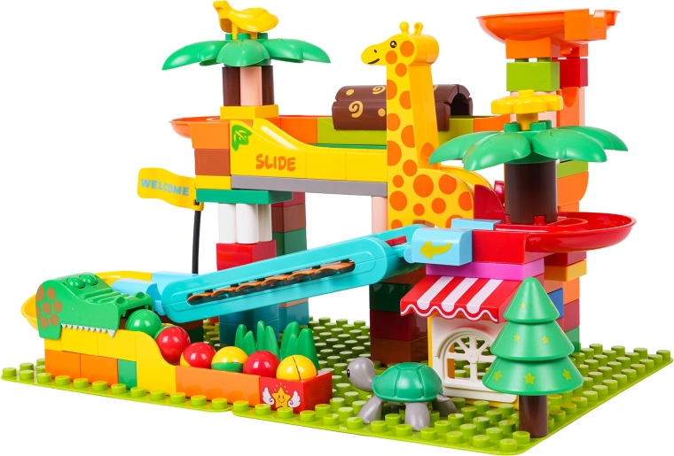 Kreative Murmelbahn im Safari-Motiv