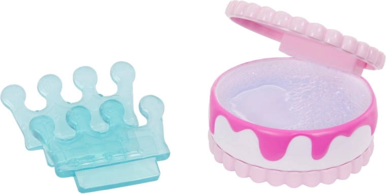 Beauty-Accessoires und niedliche Puppe