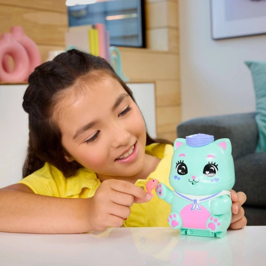 Spaßiges Spielen und Ankleiden der Mini-Puppen
