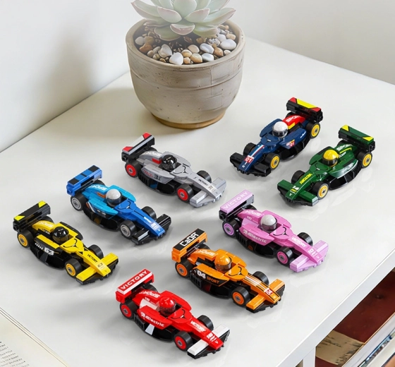 8 farbenfrohe Monoposto in einem Set