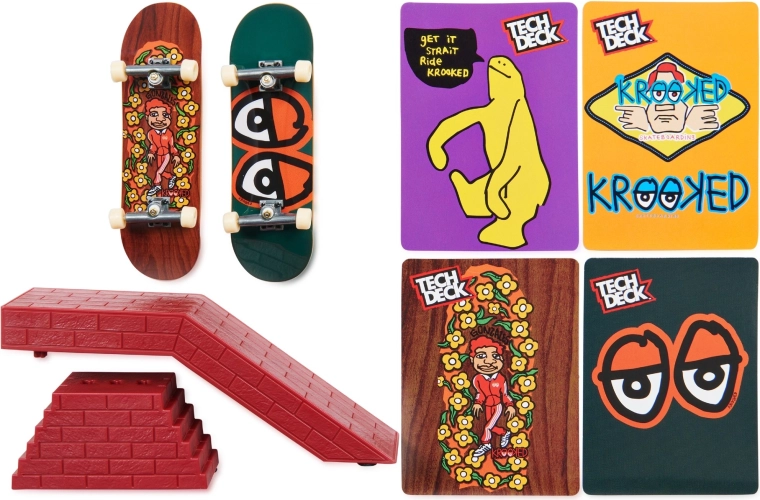 Zwei KROOKED-Fingerboard-Decks