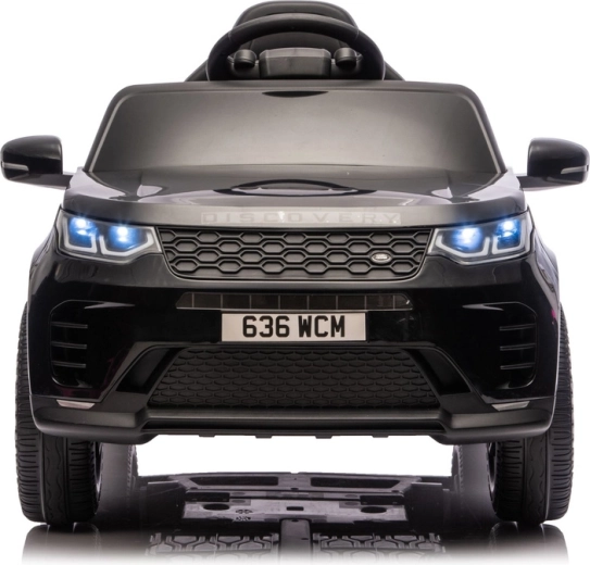 Realistische LED-Scheinwerfer und ikonischer Kühlergrill