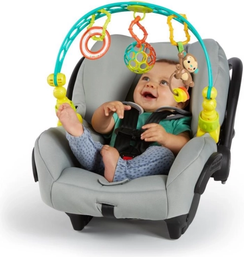 Universelle Befestigung am Kinderwagen und an der Babyschale
