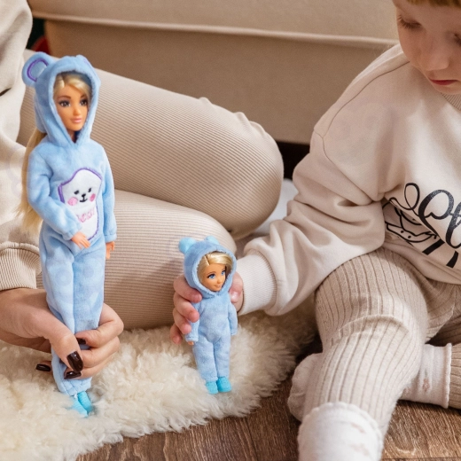 Zwei Puppen für gemeinsame Geschichten