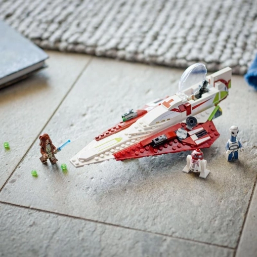 Aufklappbares Cockpit und actionreiche Spielelemente