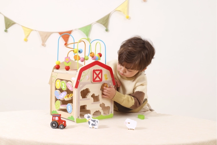 Fröhlicher Bauernhof für kleine Entdecker
