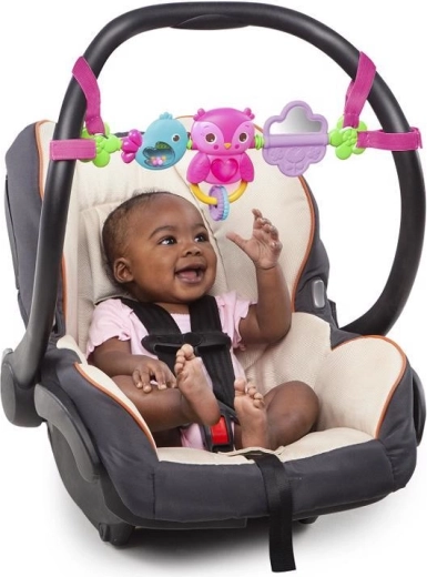 Einfache Befestigung am Kinderwagen und Autositz