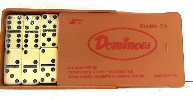 Klassisches Domino im Knochenstil