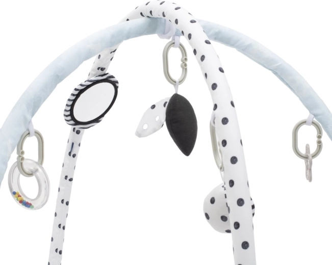 Abnehmbarer Spielbogen mit hängenden Spielzeugen