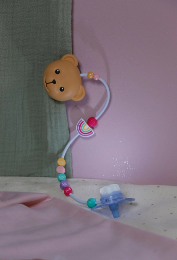Clip mit Bärchen und bunten Perlen