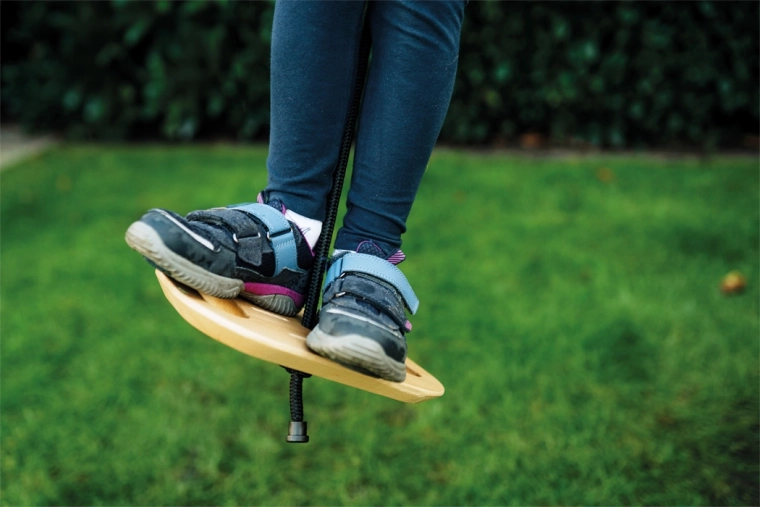 Stabiles und sicheres Schaukeln im Stehen und Sitzen