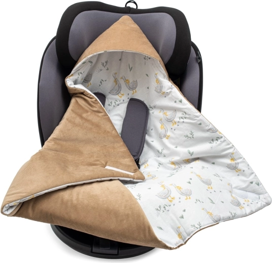 Gefütterte Einschlagdecke für Autokindersitz New Baby, brauner Samt