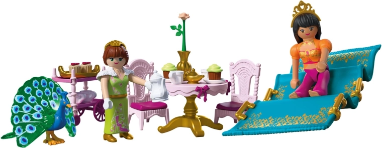 Märchengarten mit Pfau