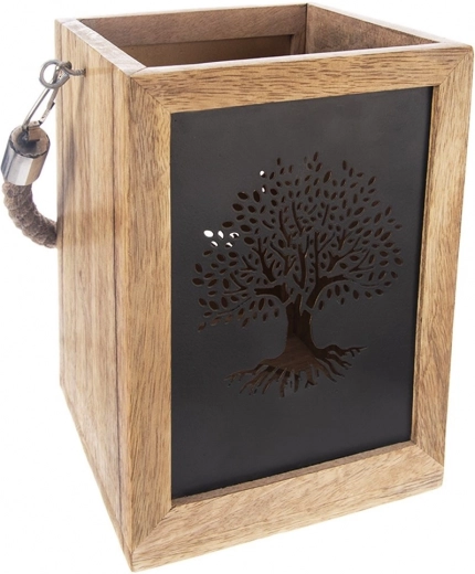 Beeindruckender Lichteffekt mit Baum-Motiv