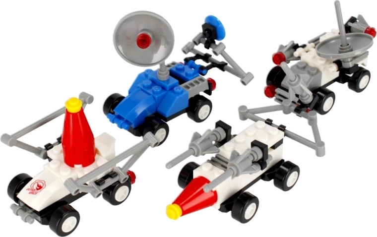 Vier Weltraummodelle in einer Edition