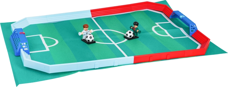 Großes Spielfeld mit Banden