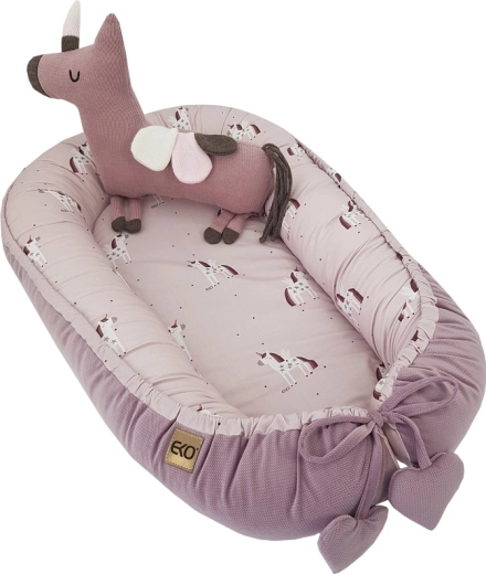Sanfte Materialien und niedliches Unicorn-Motiv