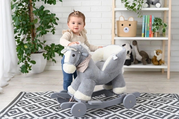 Weiches Plüschpferd für bequemes Reiten