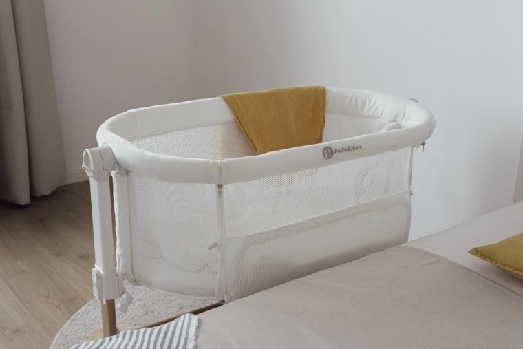 Sicheres Heranstellen ans Bett und leichter Zugang