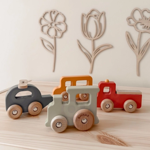 Glatttes Holz und sichere Formen