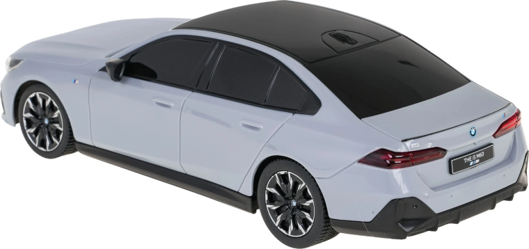 Realistische Nachbildung des BMW i5