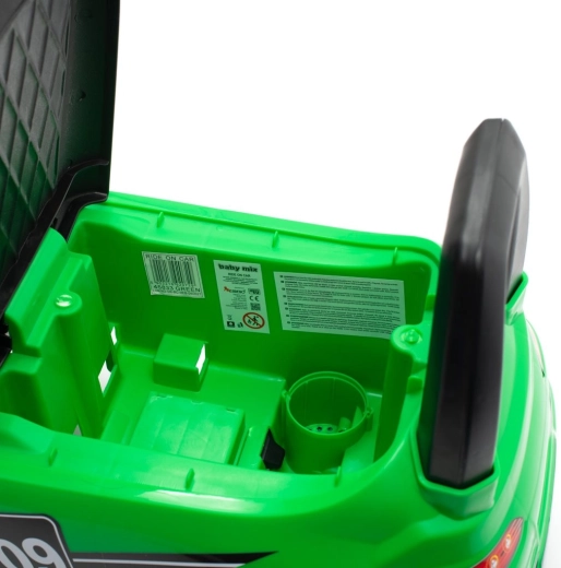 Staufach unter dem Sitz