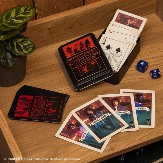 Stranger Things Joker-Spielkarten in Blechdose