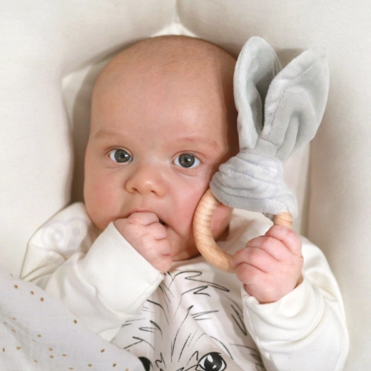 Linderung für das Zahnfleisch und erste Koordination