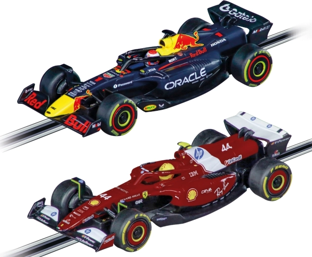 Zwei lizenzierte Formel-1-Fahrzeuge