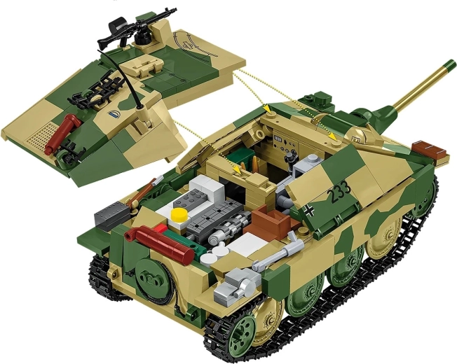 Detaillierter Innenraum mit abnehmbarem Panzer