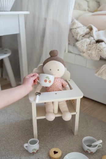 Fördert Rollenspiele und die Pflege der Puppe