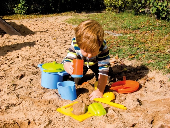 Spaß im Sandkasten und am Strand