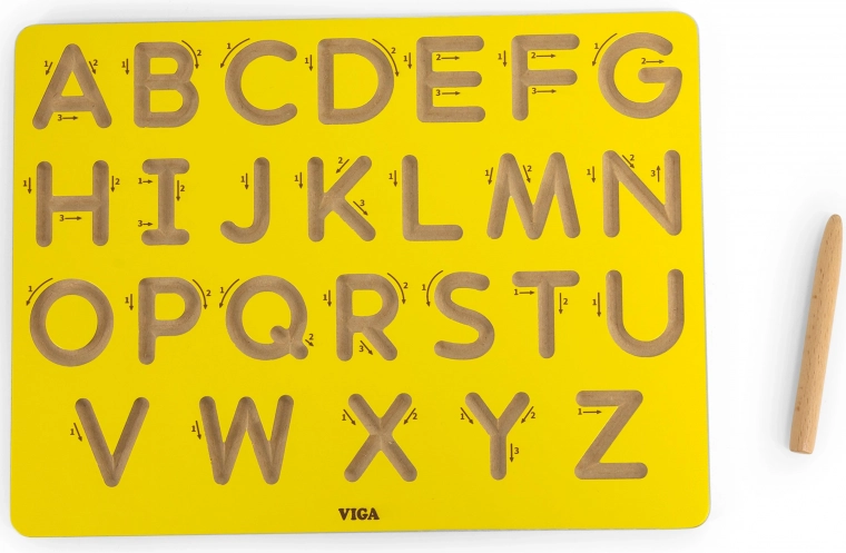 Hölzerne Graphomotorik-Tafel VIGA – Großbuchstaben