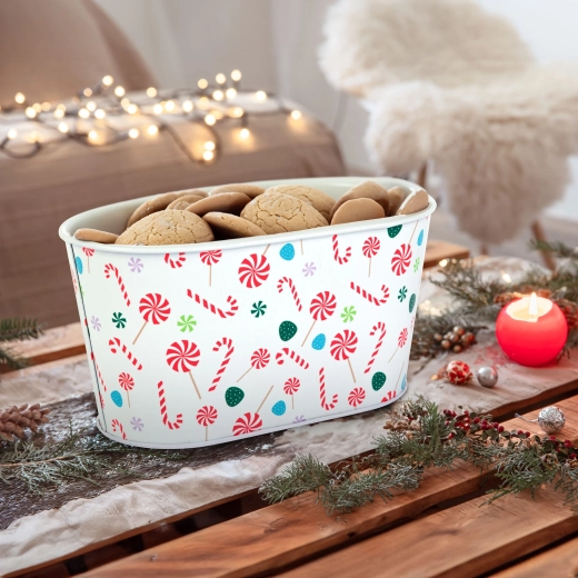 Weihnachtlicher Metallkorb mit Zuckerstangenmotiv