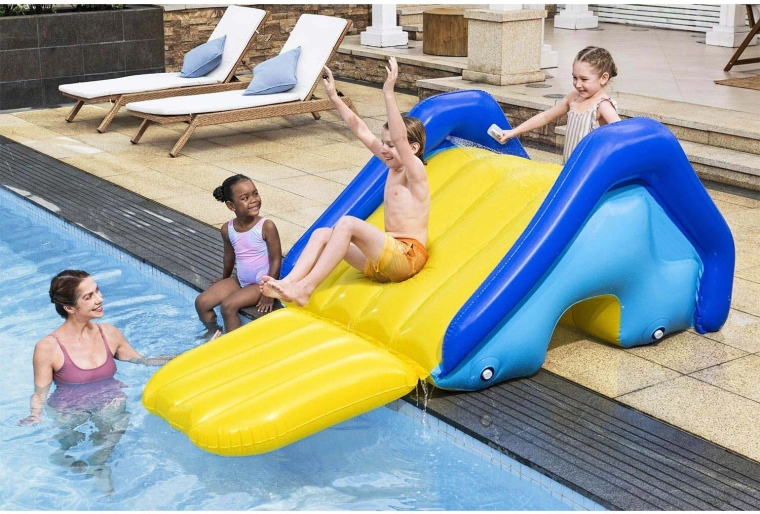 Spaß direkt am Pool