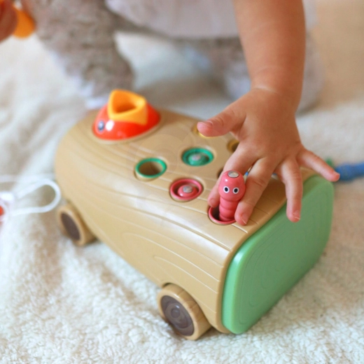 Nachziehspielzeug für die ersten Schritte